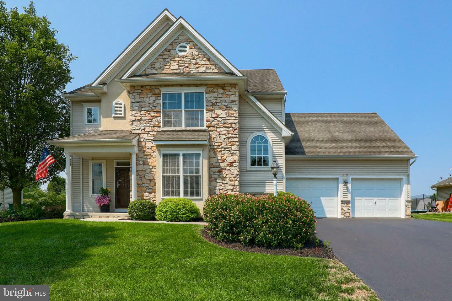 Property Photo: 308 Bloomfield Drive PA 17543