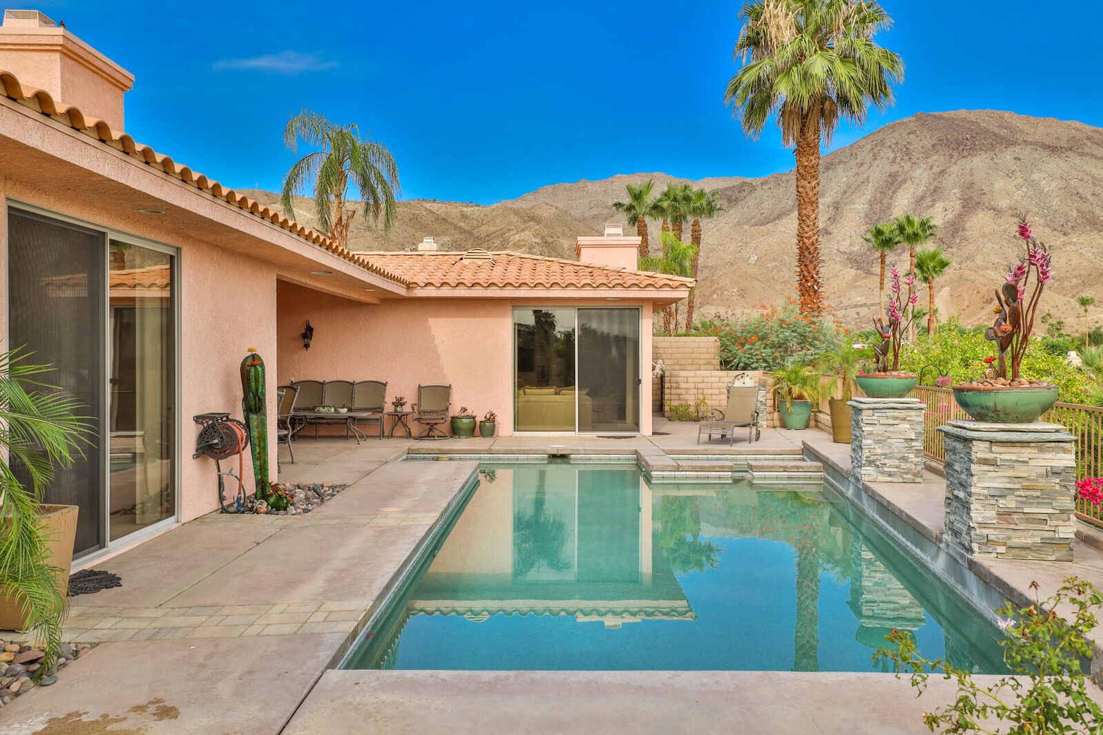 Property Photo: 132 Vista Oro CA 92260