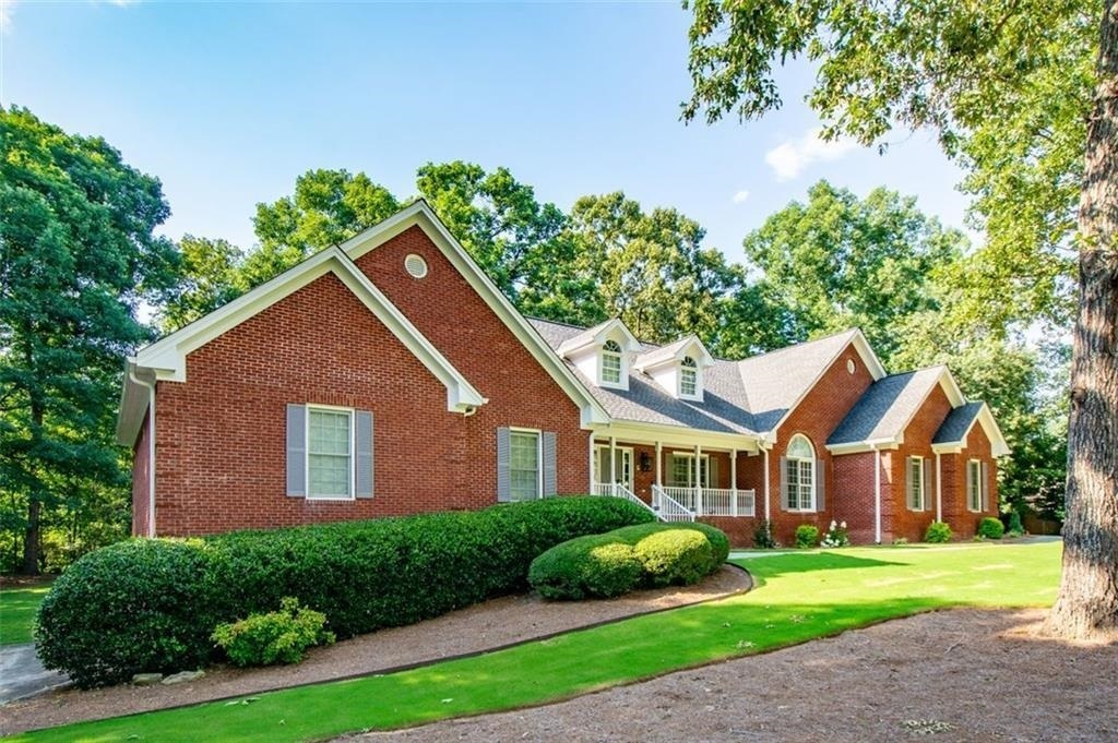 Property Photo: 270 Helens Manor Drive GA 30045
