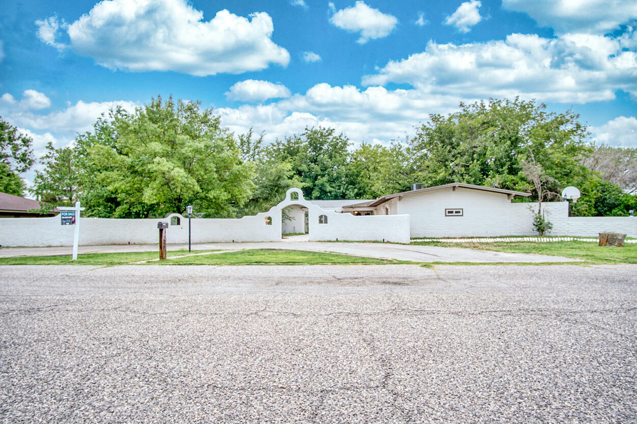 Property Photo:  5233 White Oak Drive  TX 79932 