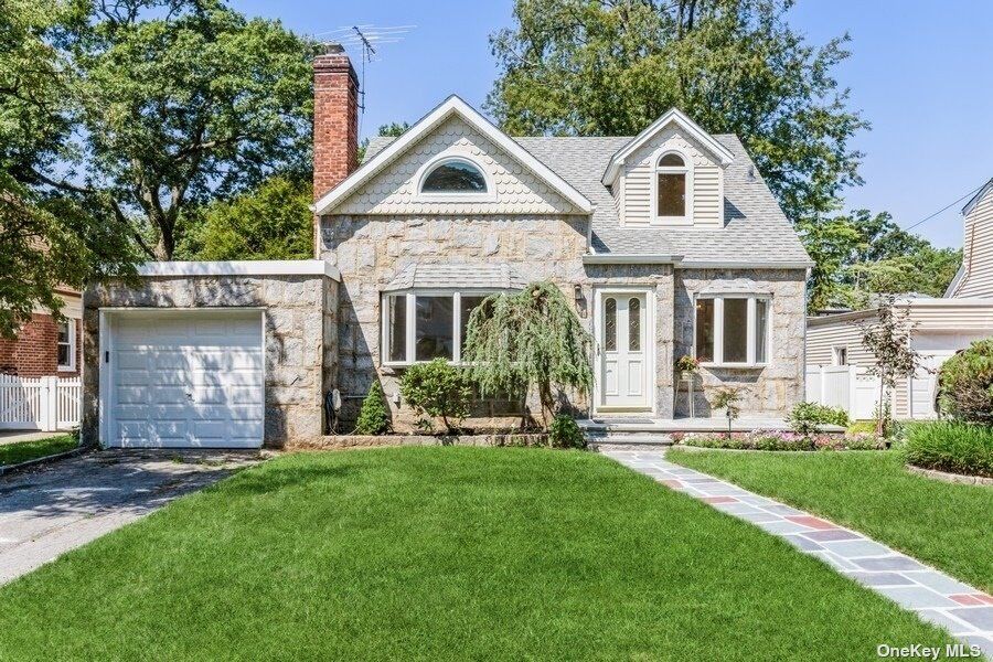 Property Photo:  53 Maple Drive  NY 11040 