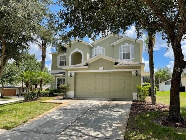 Property Photo:  913 Henley Circle  FL 33896 