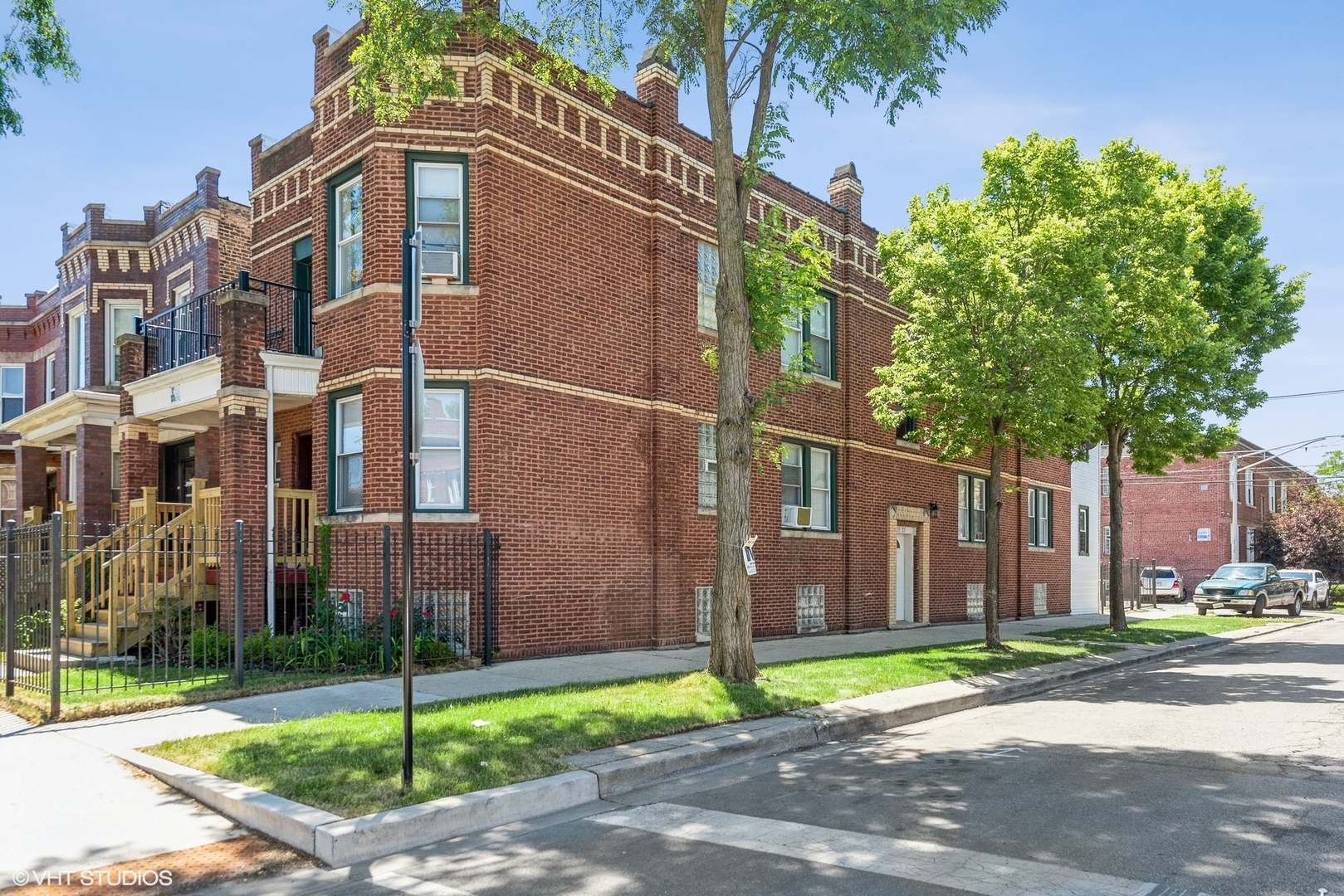 Property Photo: 4259 W Kamerling Street IL 60651