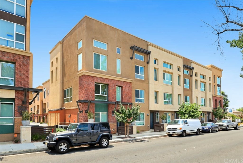 Property Photo:  422 W Route 66 17  CA 91740 