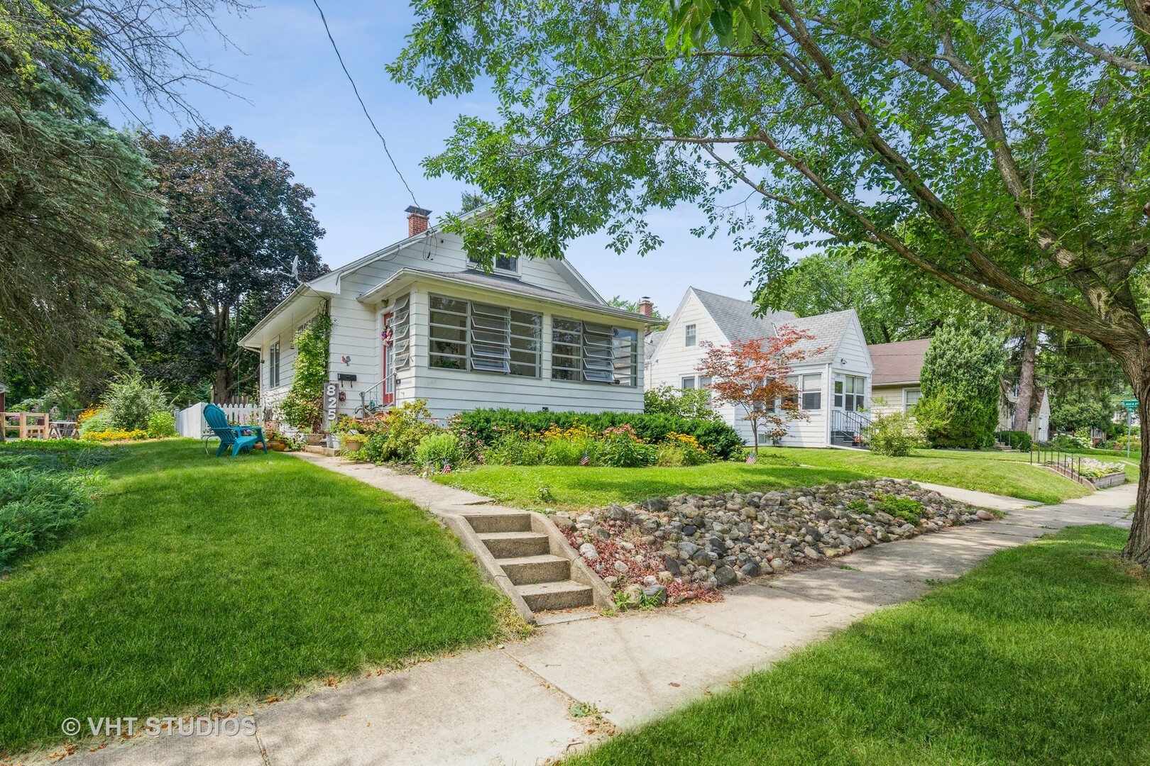 Property Photo:  825 N 9th Street  IL 60115 