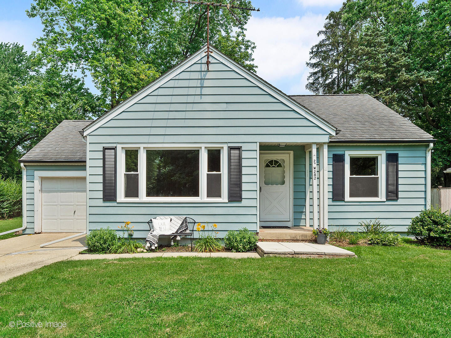Property Photo:  27W282 Sunnyside Avenue  IL 60190 