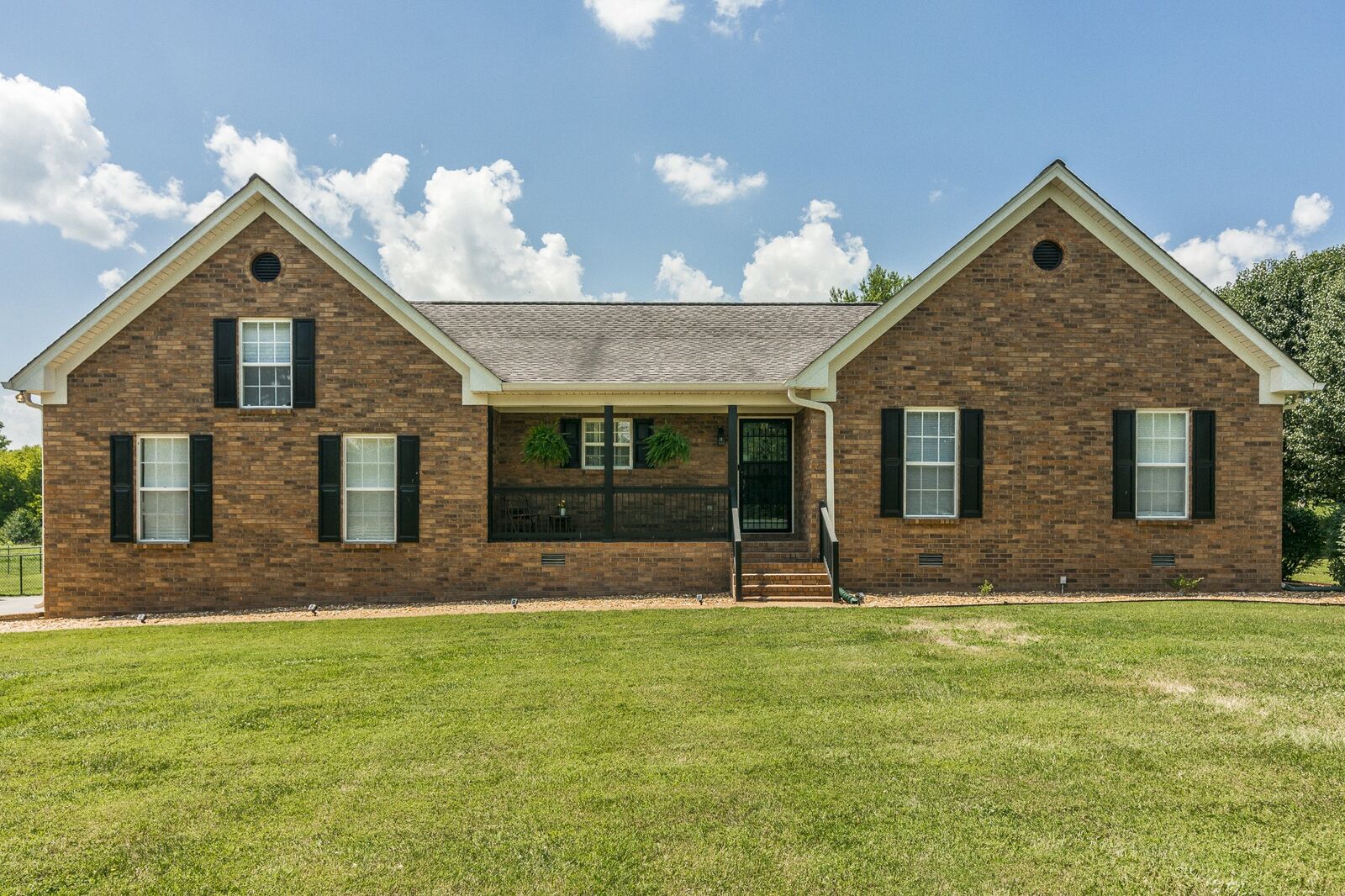 Property Photo:  1067 Sandy Valley Rd  TN 37075 