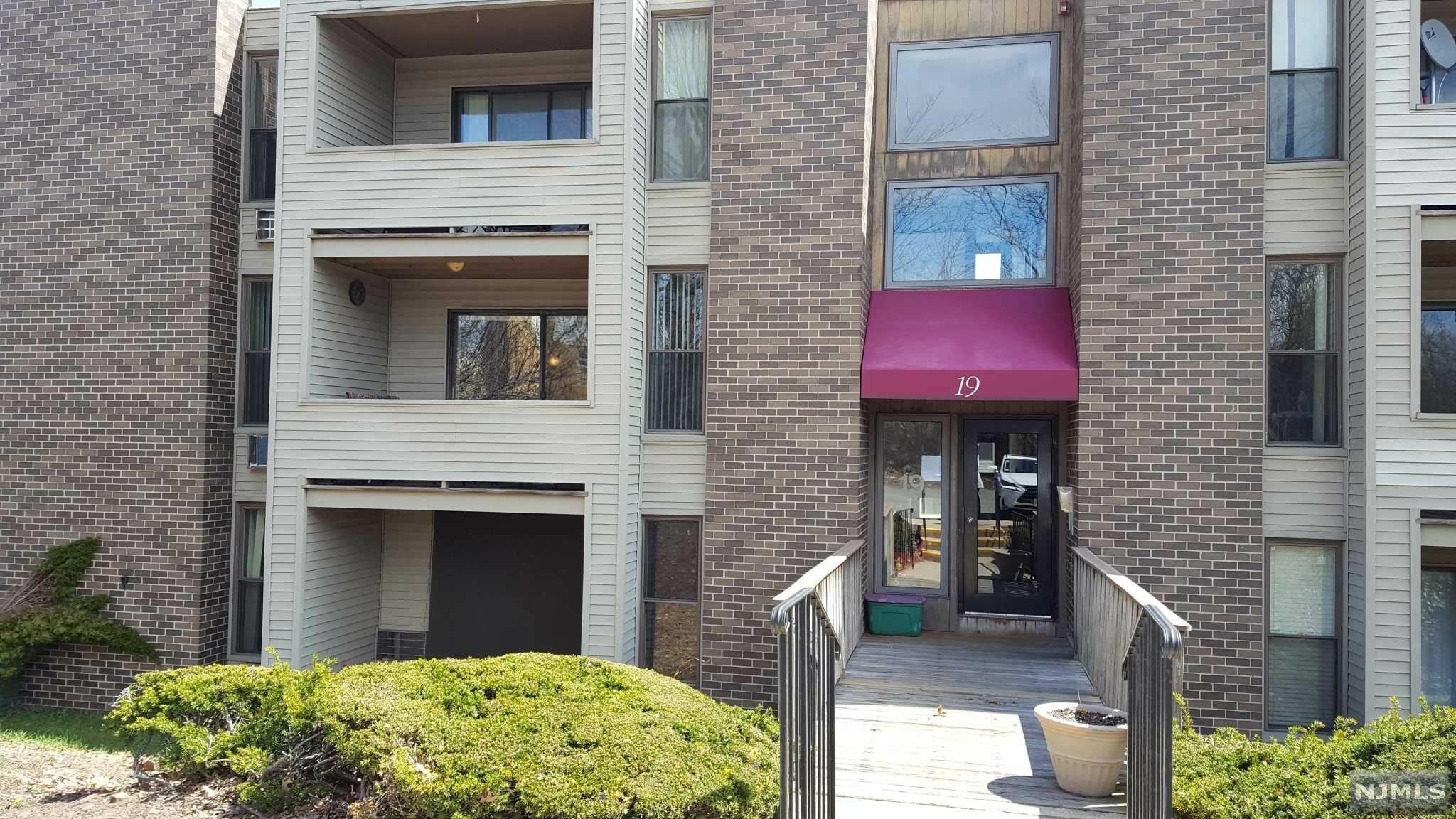 Property Photo: 1 River Road 19E NJ 07110