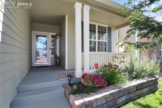 Property Photo:  6958 Conifer Ridge Drive  CO 80923 