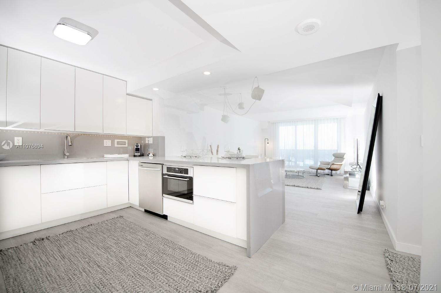 Property Photo:  2301 Collins Ave 1534  FL 33139 