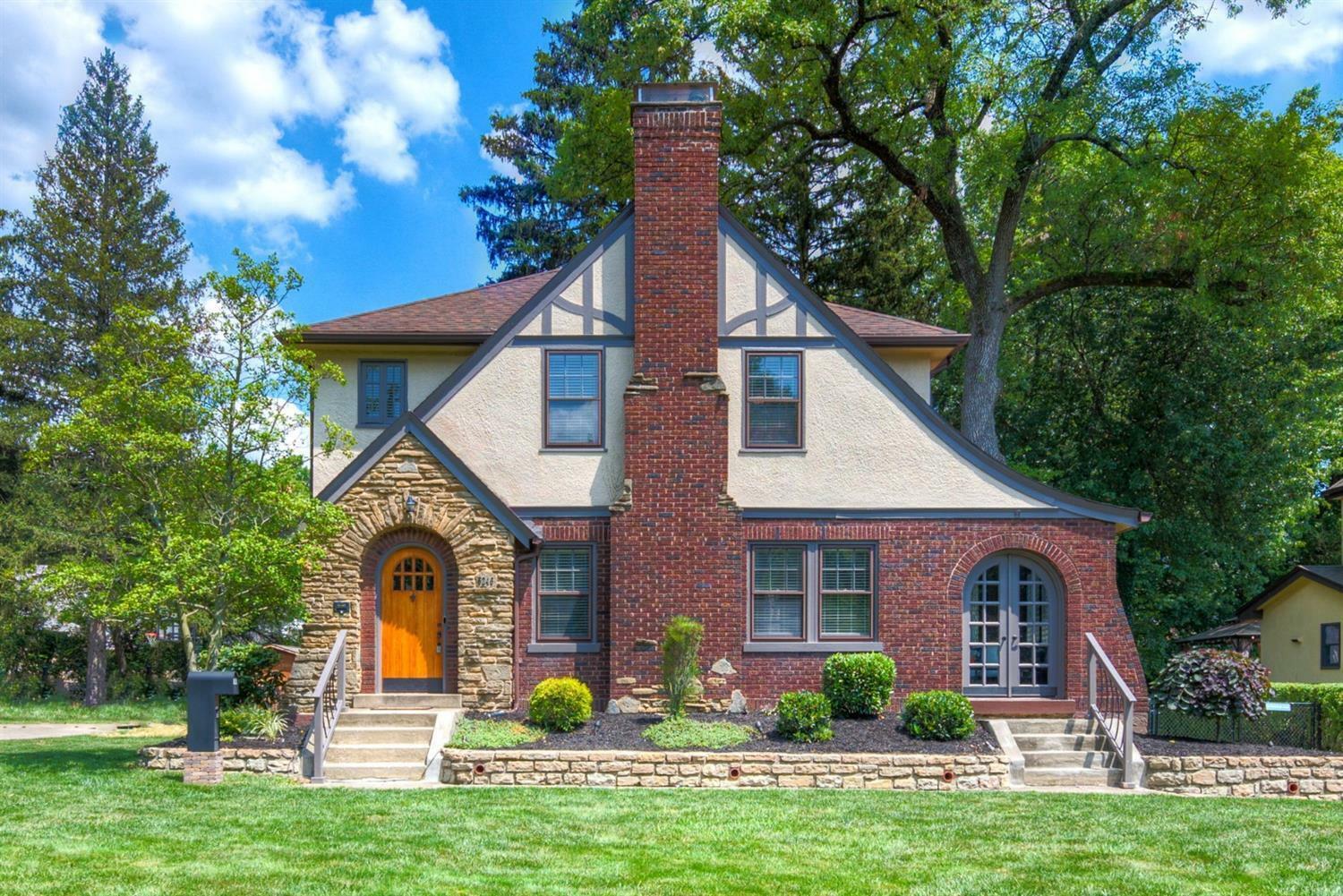 Property Photo: 6246 Orchard Ln OH 45213