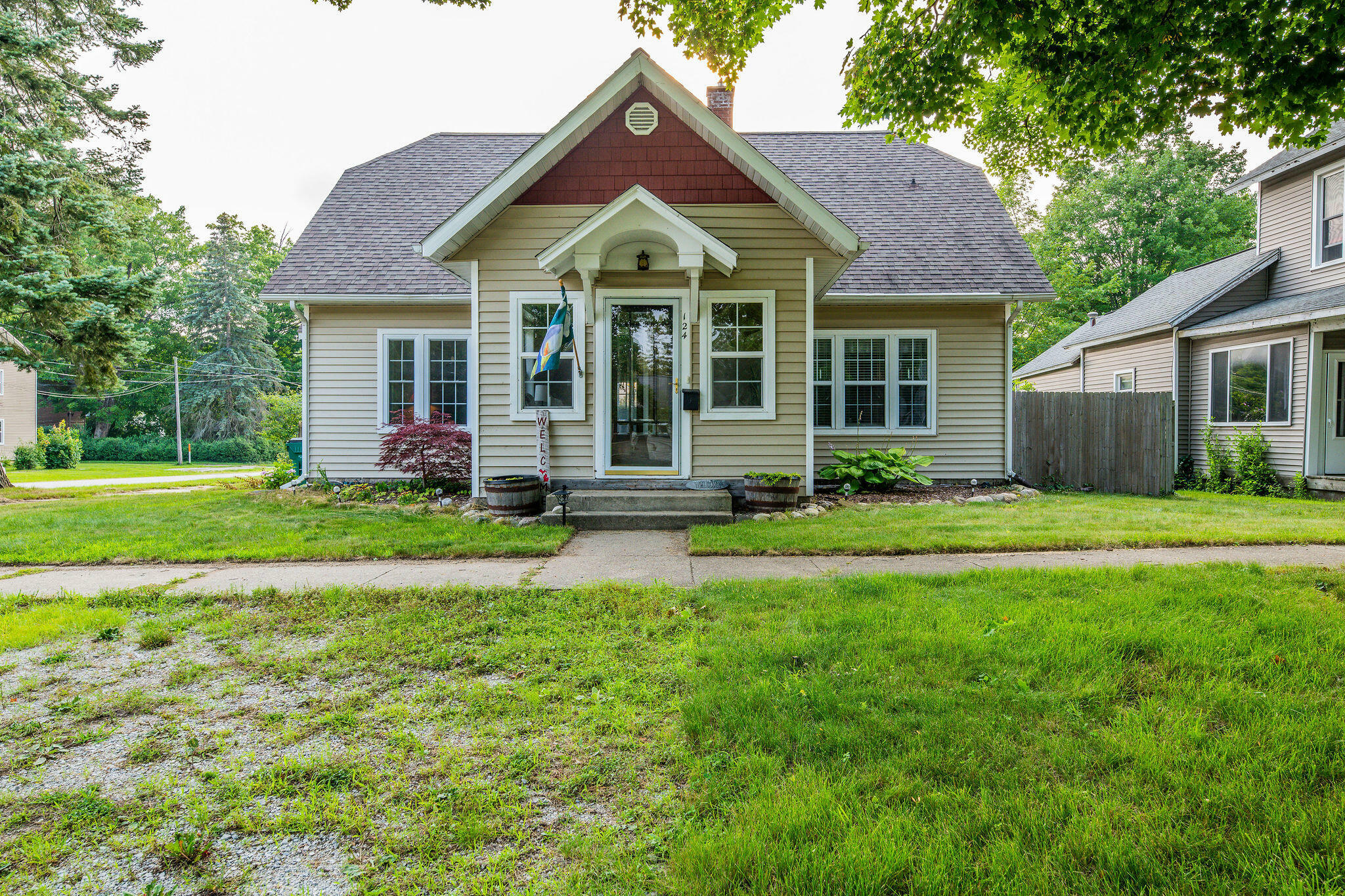 Property Photo:  124 S Livingston Street  MI 49461 