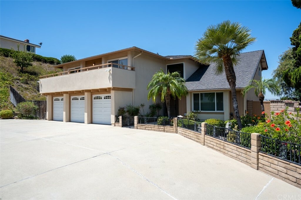 Property Photo:  110 Terraza San Benito  CA 90631 