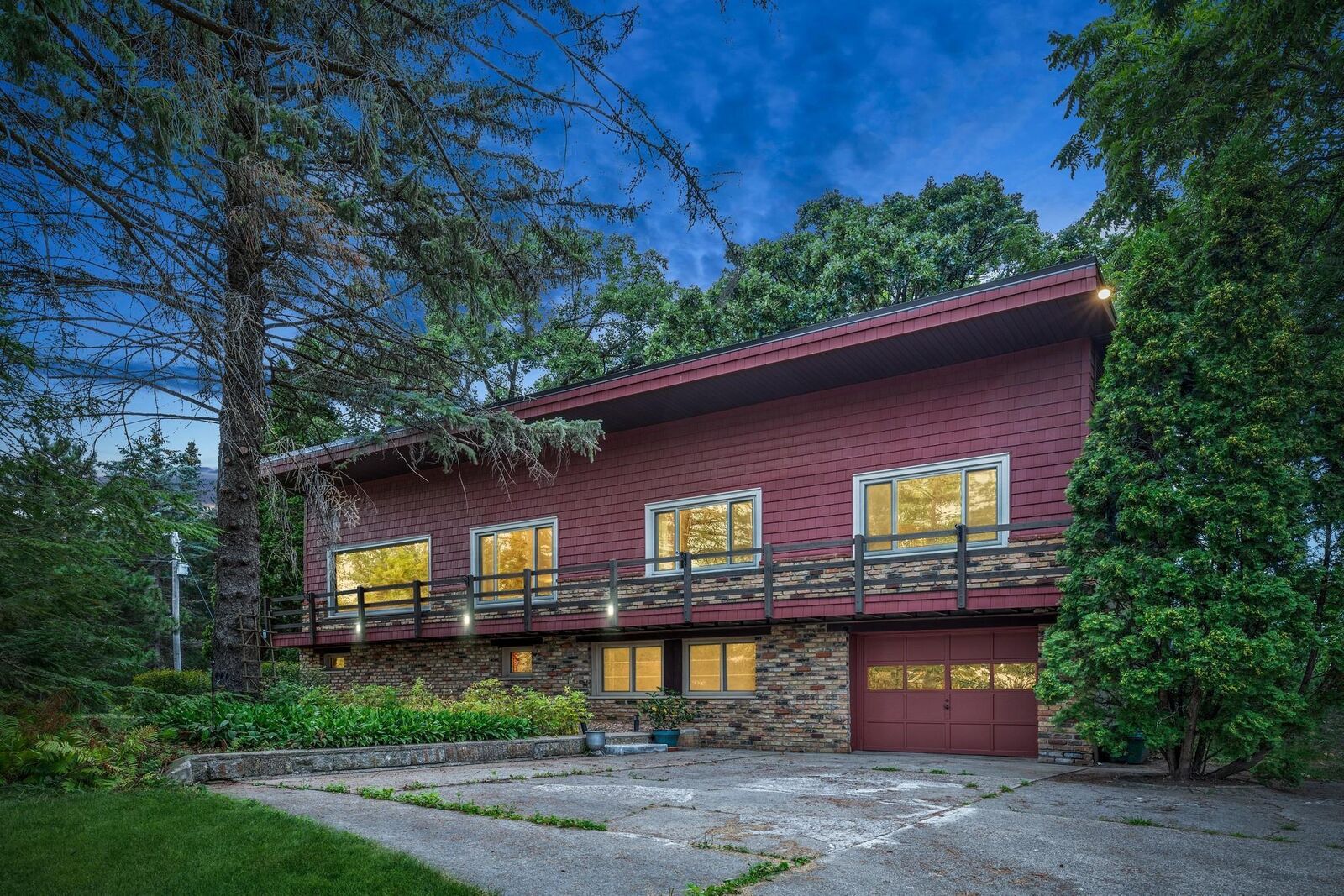 Property Photo:  1355 Deerwood Drive  MN 55123 
