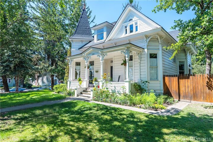 Property Photo:  309 W 5th Ave  WA 98926 