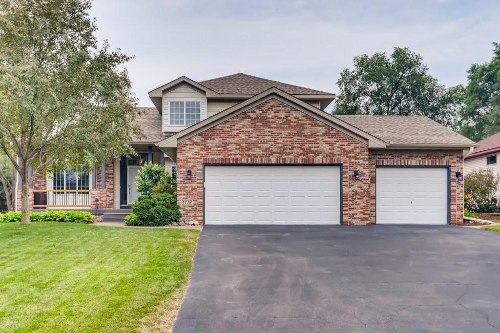 Property Photo: 4719 Ladyslipper Avenue N MN 55443