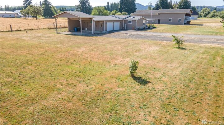 Property Photo:  930 N 2nd St Pl  WA 98572 