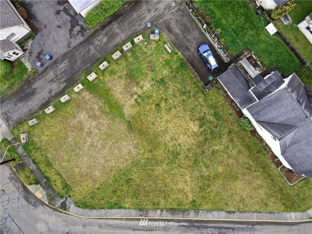 Property Photo: 216 W 6th Street WA 98520