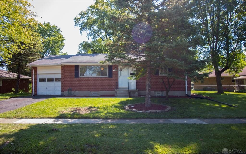 Property Photo: 2264 Candlewood Drive OH 45419