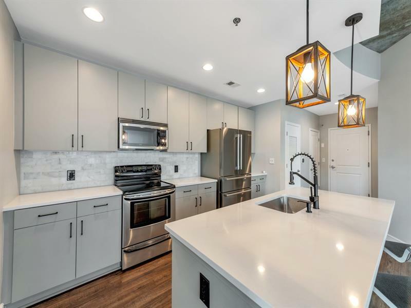 Property Photo:  950 W Peachtree Street NW 611  GA 30309 