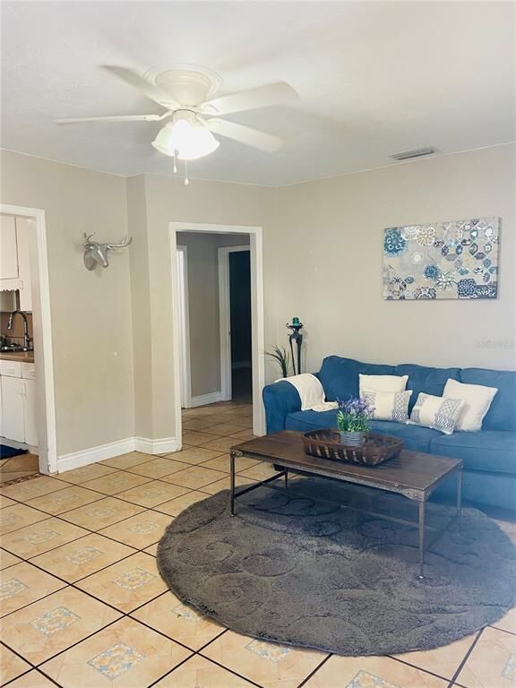 Property Photo:  2009 1st Avenue E  FL 34208 