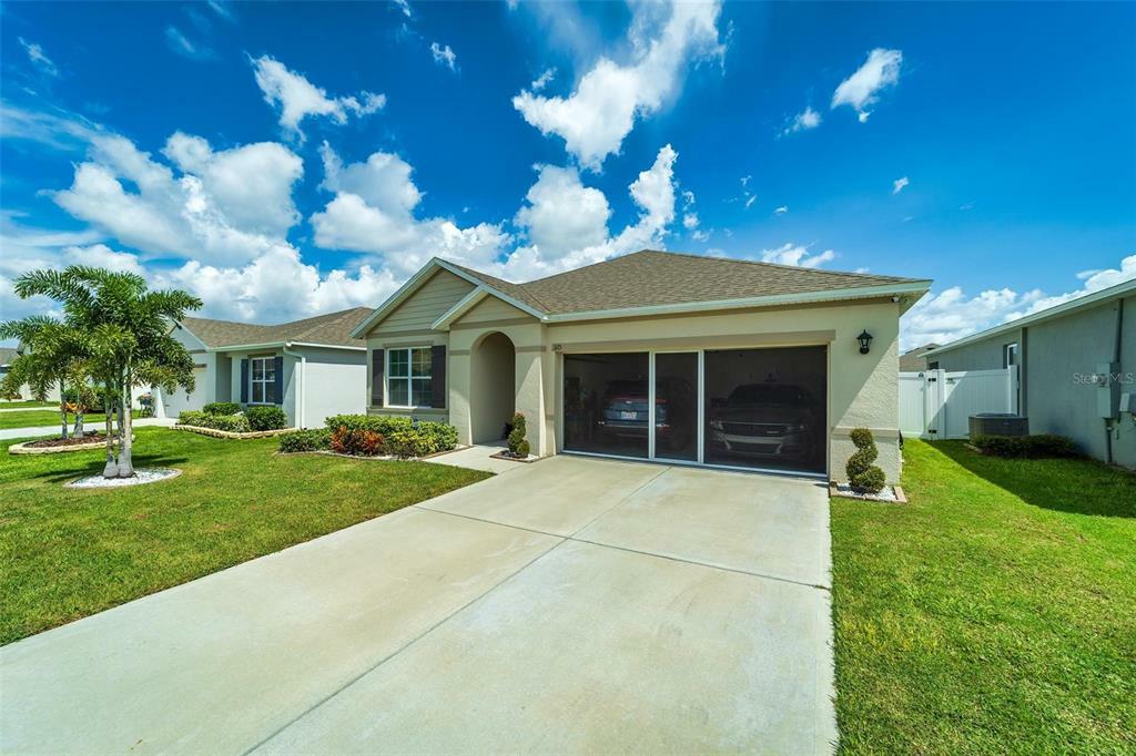 Property Photo:  3115 Country Club Circle  FL 33881 