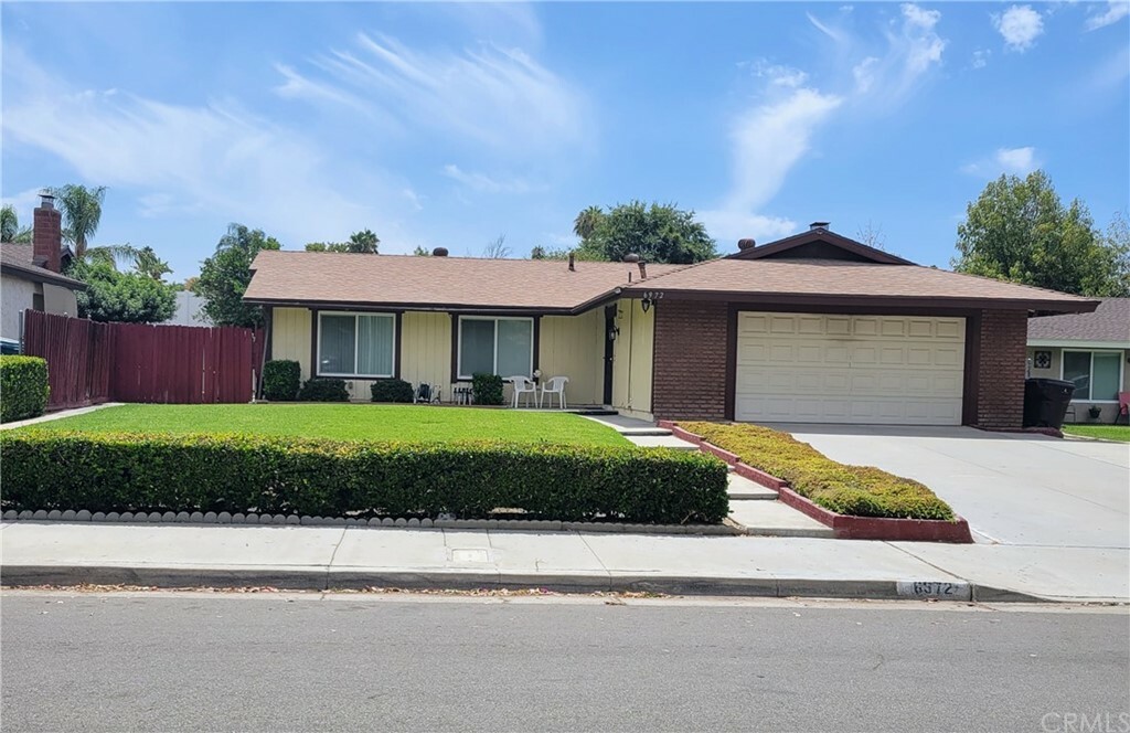 6972 Manhattan Drive  Riverside CA 92506 photo