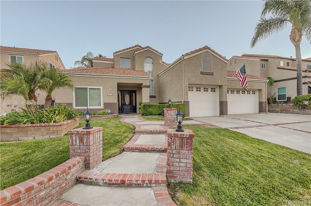Property Photo: 17908 Vista Court CA 91387