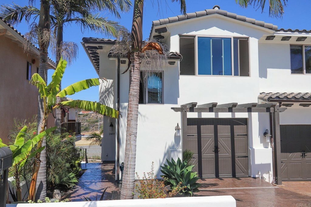 Property Photo: 2489 Oxford Avenue CA 92007