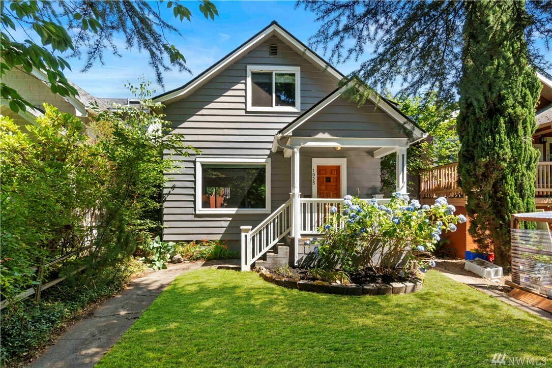 Property Photo:  1025 N Oakes St  WA 98406 