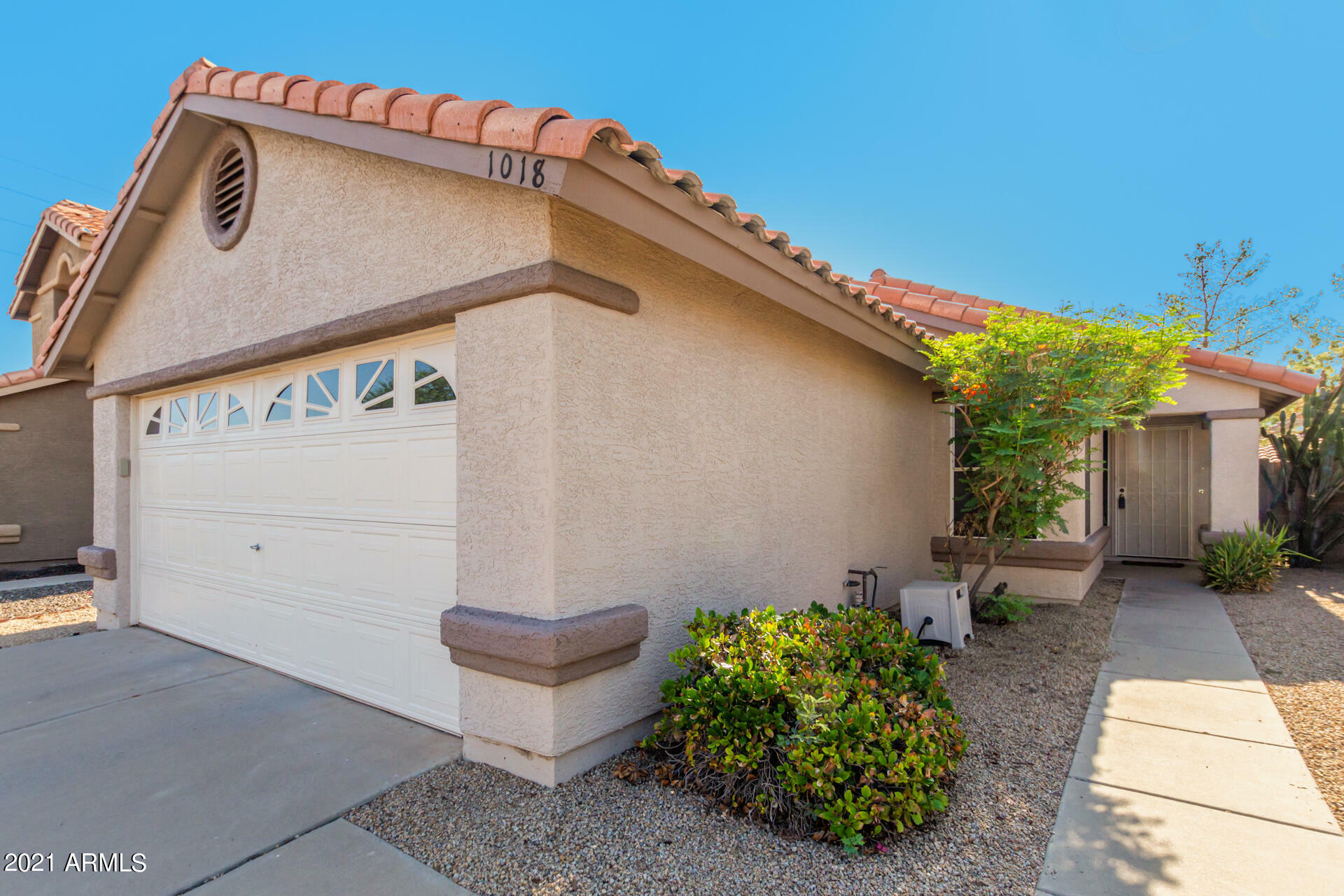 Property Photo: 1018 N Blackstone Drive AZ 85224