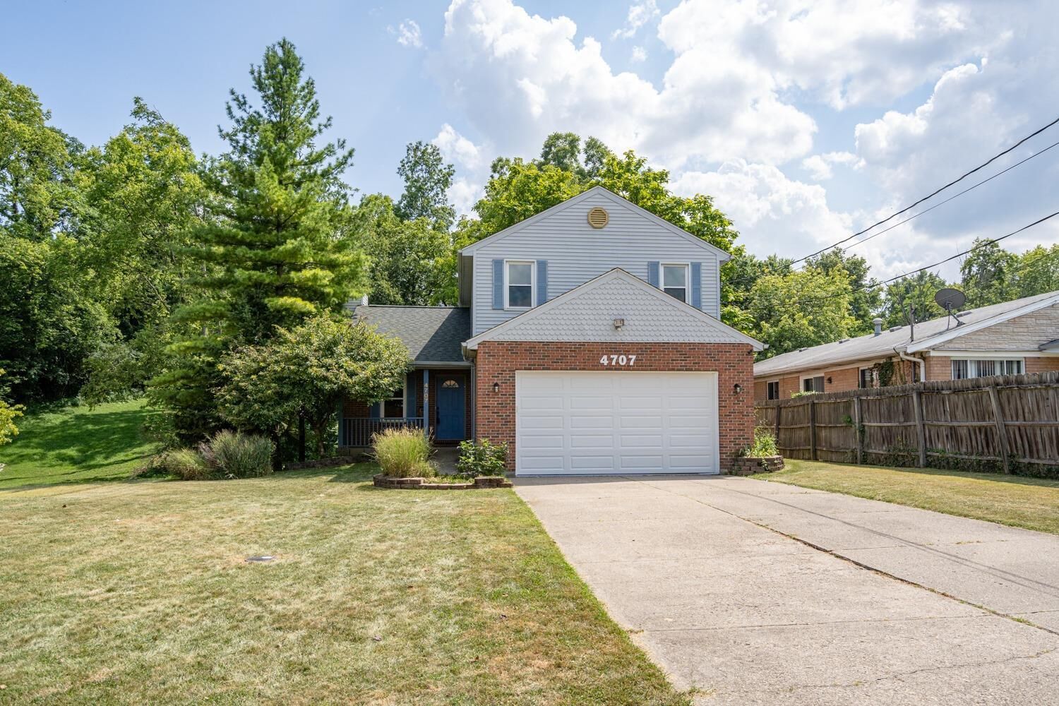 Property Photo:  4707 Clevesdale Dr  OH 45238 