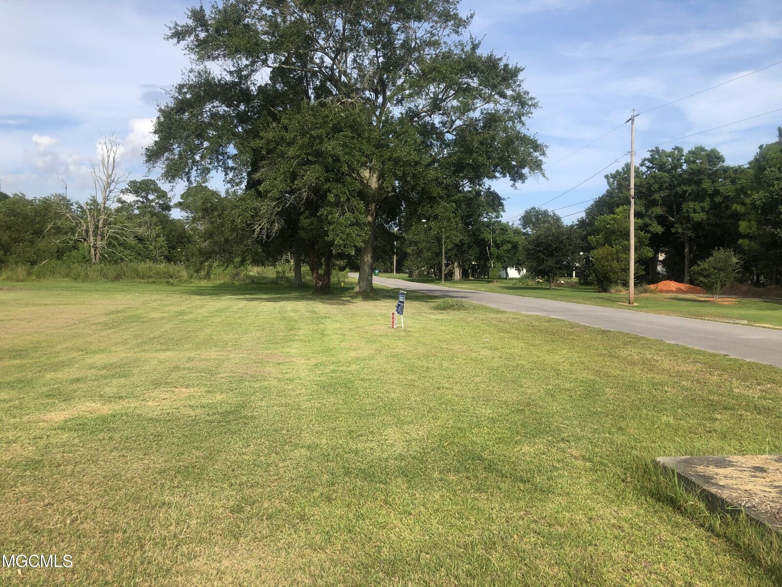 Property Photo: 802 13th Street MS 39567