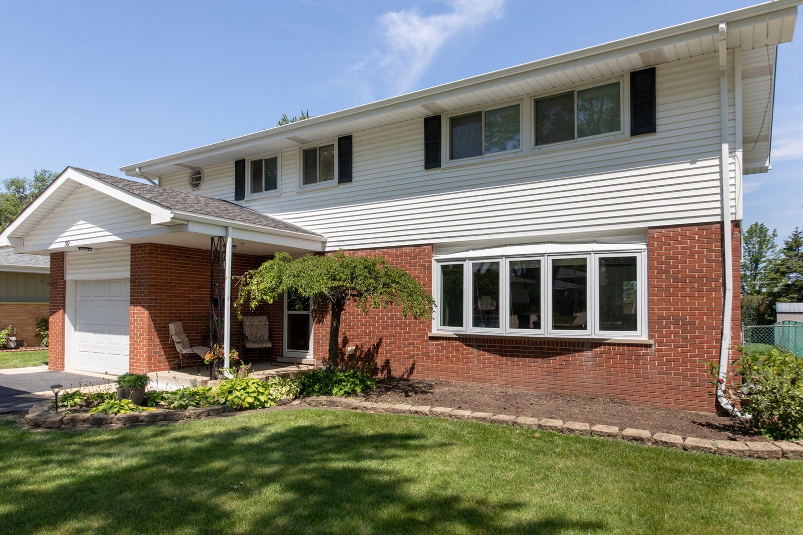 Property Photo:  50 E Fremont Avenue  IL 60016 