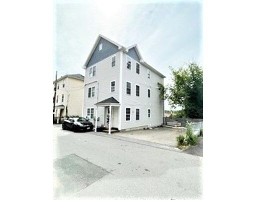 Property Photo:  8 S Harlem St  MA 01610 