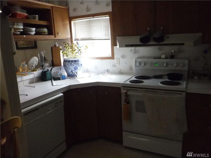 Property Photo:  1702 Broadway  WA 98550 