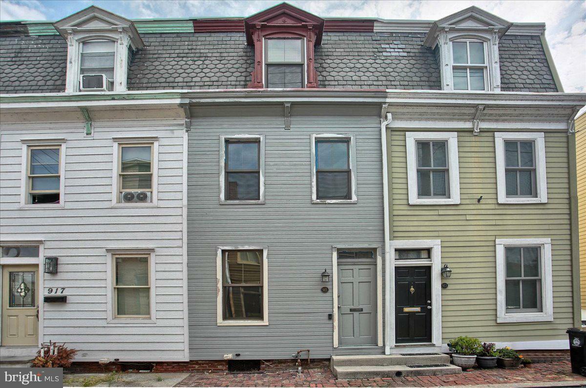 Property Photo: 915 Penn Street PA 17102