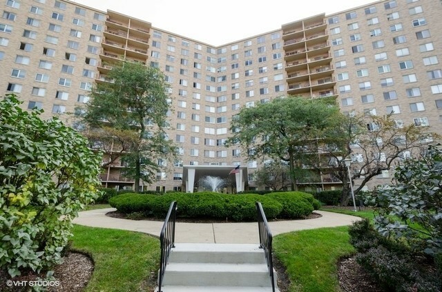 Property Photo:  6833 N Kedzie Avenue 706  IL 60645 