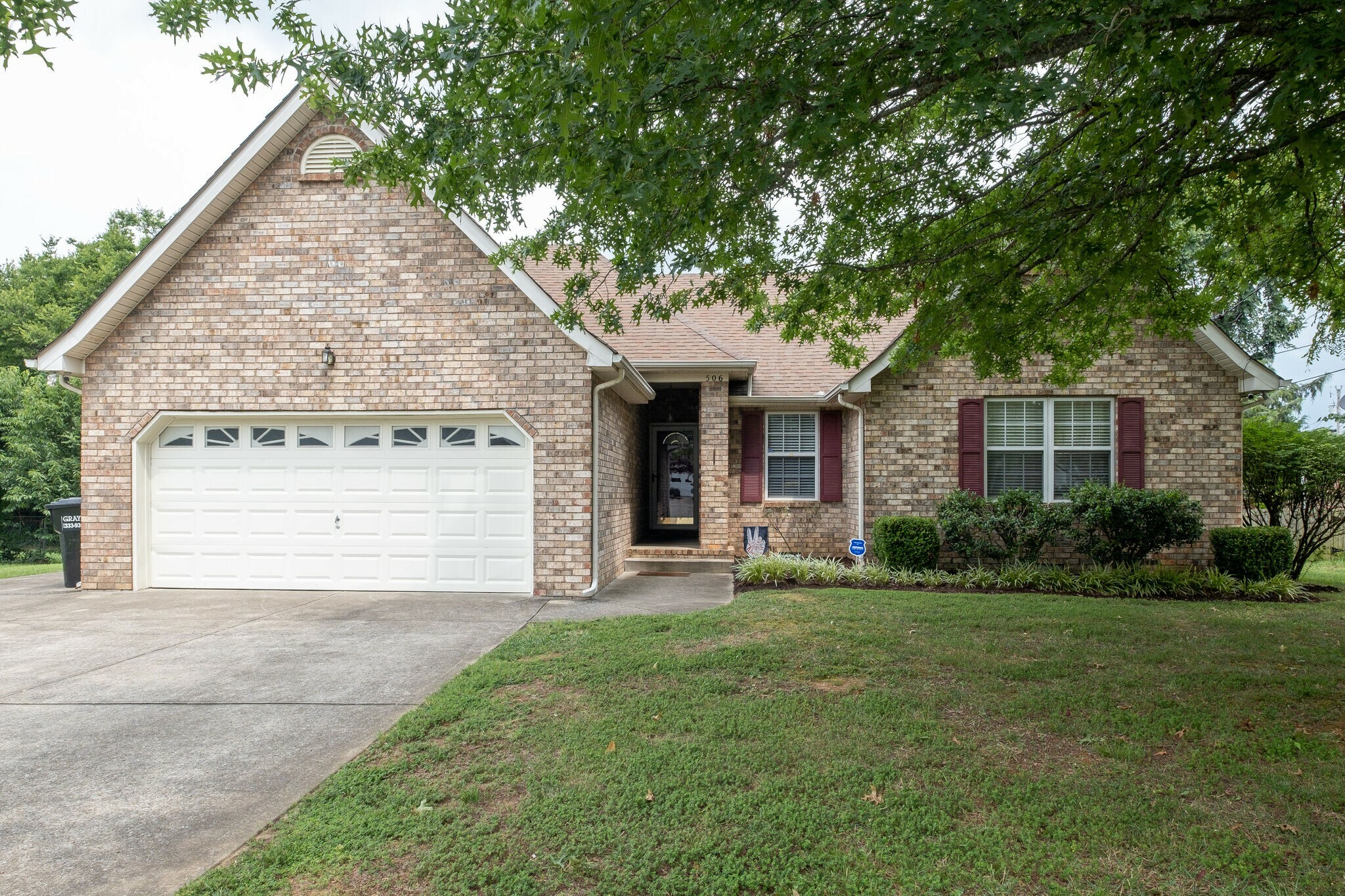 Property Photo:  506 Saint Francis Ave  TN 37167 