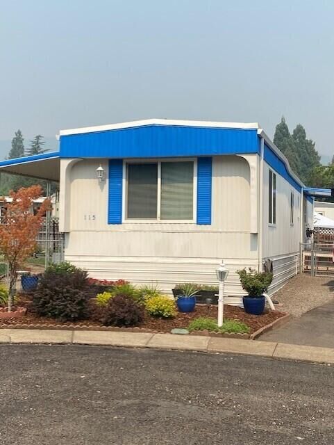 Property Photo:  1055 N 5th Street 115  OR 97530 