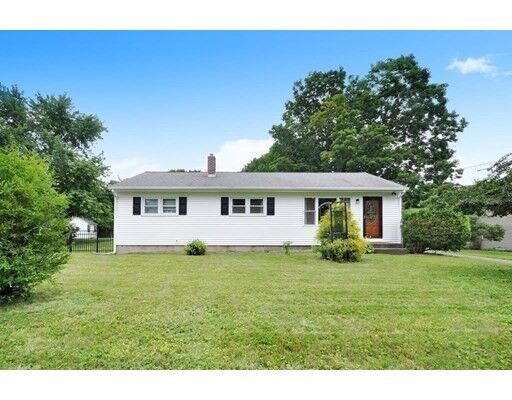 Property Photo:  46 Rolling Acres Rd  MA 01462 