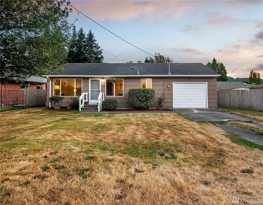 3555 Pennsylvania St  Longview WA 98632 photo