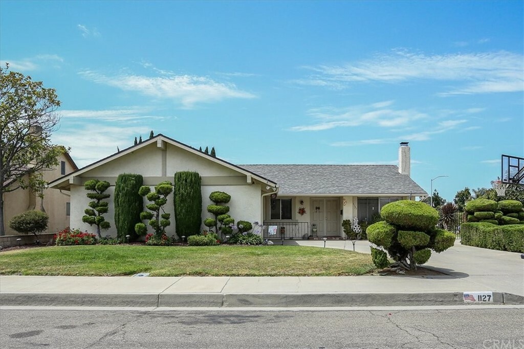 1127 Kensington Avenue  Santa Maria CA 93454 photo