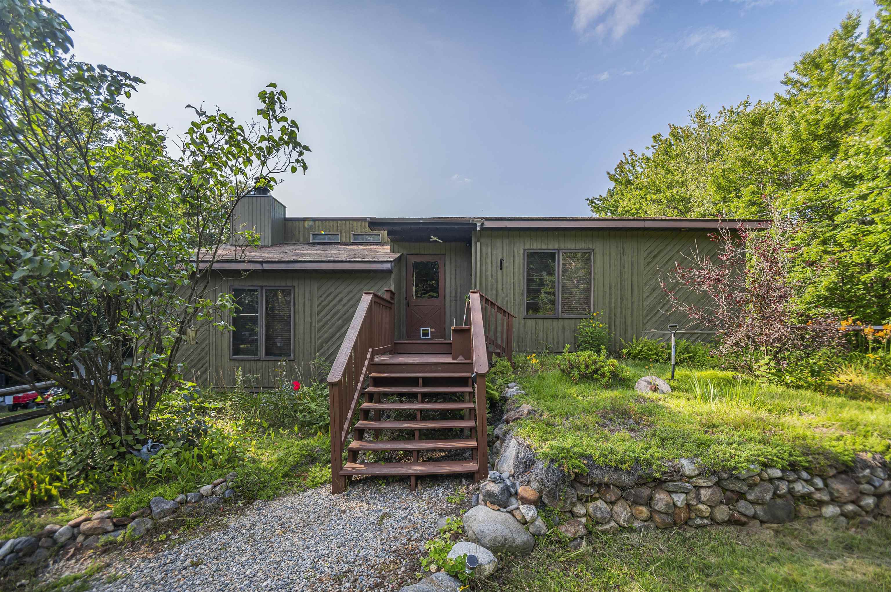 Property Photo:  332 Beacon Hill Road  NH 03275 