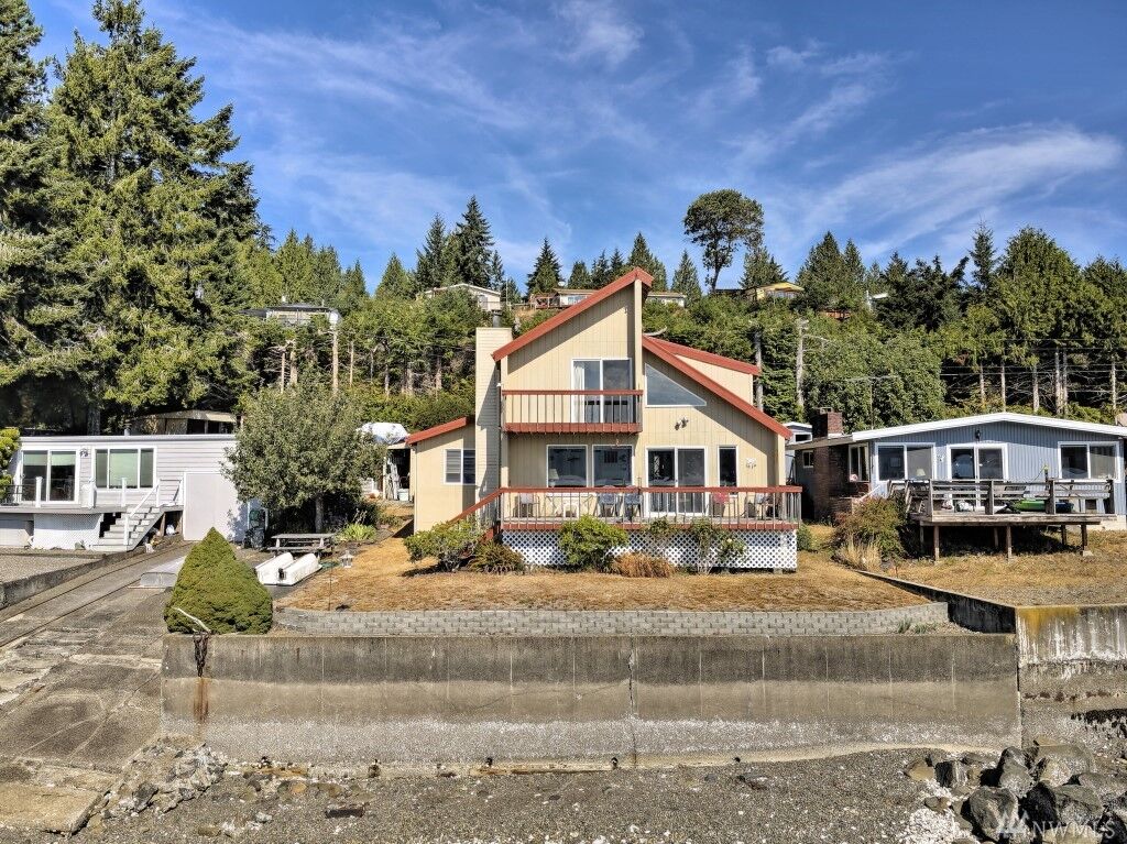 Property Photo: 100 N Beach Dr WA 98592
