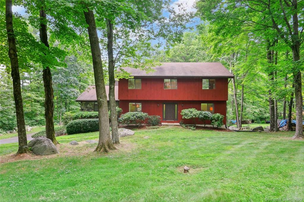Property Photo: 11 Woods Way CT 06812
