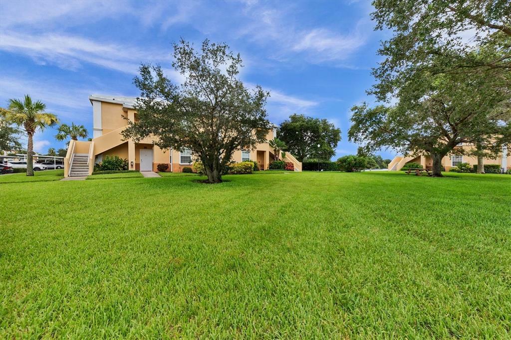Property Photo: 1020 Villagio Circle 104 FL 34237