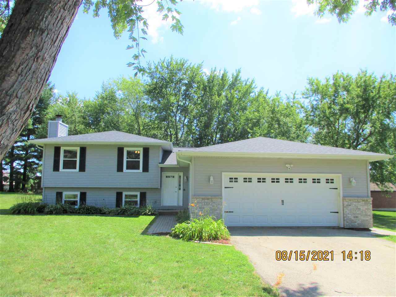 Property Photo:  1351 Chadwick Court  IL 61019 