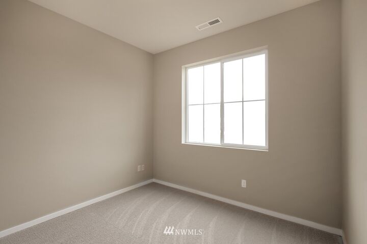 Property Photo:  2904 Dapple Gray Way 4009  WA 98926 