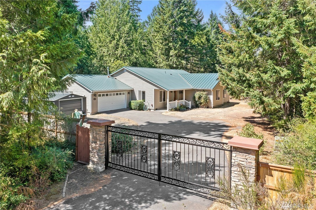 Property Photo:  14995 N US Highway 101  WA 98584 